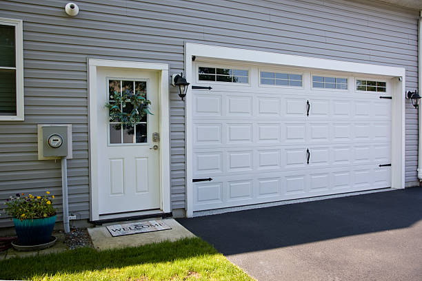 24/7 Emergency Garage Door Panel Replacement experts in Ballplay, AL
